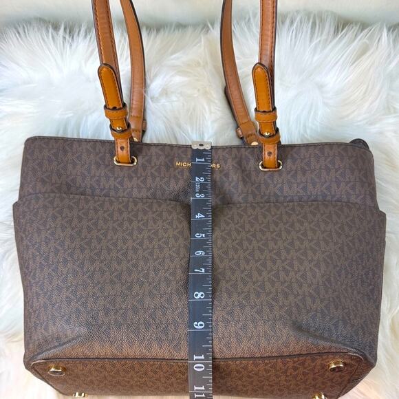 Michael Kors Bedford Tote Bag - Picture 10 of 13